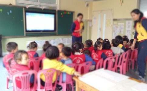 幼儿园大班教案：漂亮的裙子